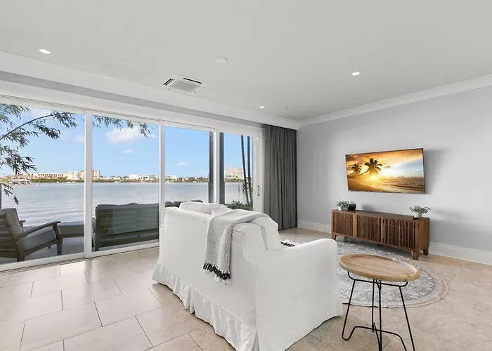 Waterfront Oasis 3 Br/4 Beds~3 Min Walk To Beach. Ferienhaus Clearwater Beach