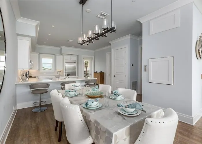 Waterfront Oasis 3 Br/4 Beds~3 Min Walk To Beach. * Clearwater Beach