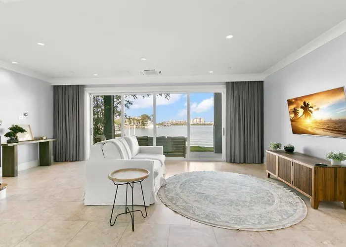 Ferienhaus Waterfront Oasis 3 Br/4 Beds~3 Min Walk To Beach.