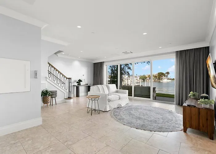 Ferienhaus Waterfront Oasis 3 Br/4 Beds~3 Min Walk To Beach. *