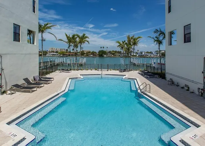 Ferienhaus Waterfront Oasis 3 Br/4 Beds~3 Min Walk To Beach. Clearwater Beach